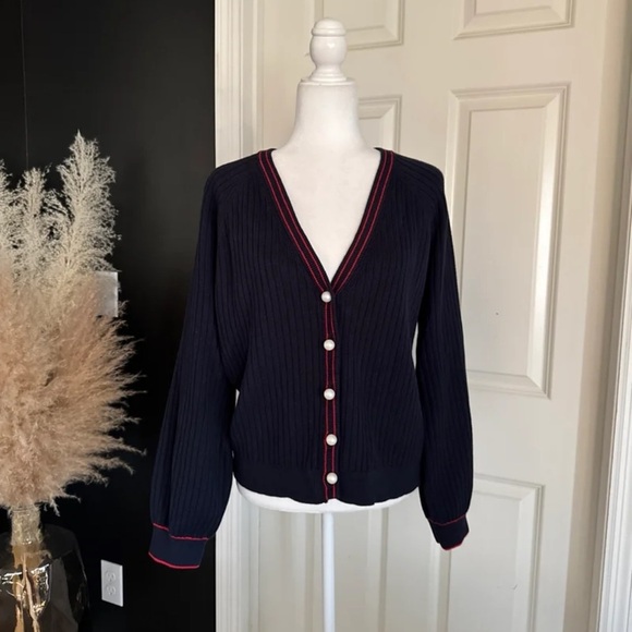 NWT Talbots V-Neck Ribbed Pearl button Cardigan Tipped Navy with Red
Size Large - Picture 4 of 12